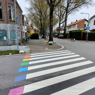 regenboog zebrapad